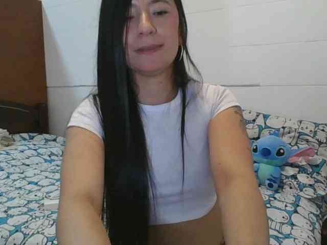 EvanieMoon webcam
