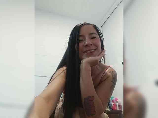 EvanieMoon webcam