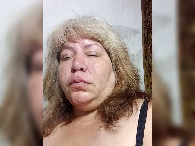 Iyolik1979 live cam on BongaCams