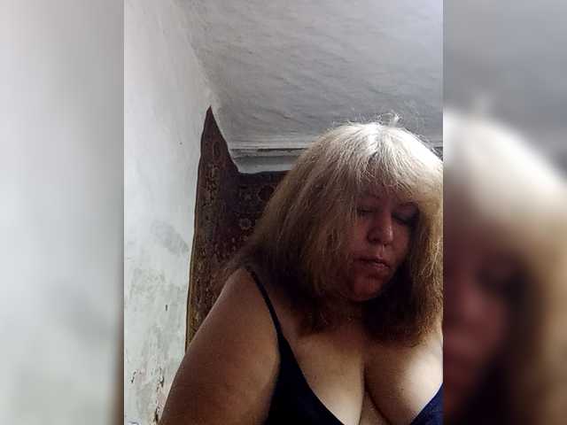 Iyolik1979 live webcam show