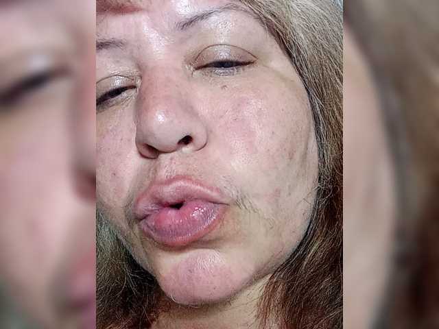 Iyolik1979 live cam on BongaCams