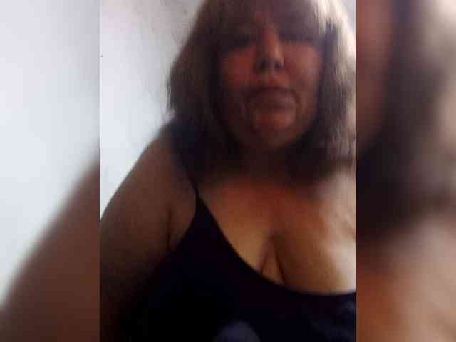 Iyolik1979 webcam