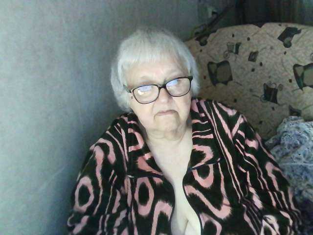 Gelja73 — live female cam