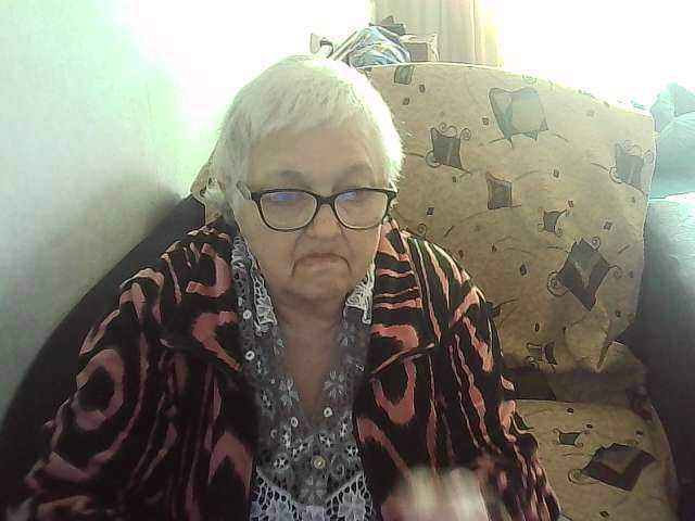 le modèle Gelja73 est en webcam porno dans un show sur le site bongacams, il possède les tags suivants: White/Caucasian,Blonde,Hairy