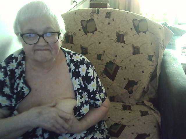Gelja73 live webcam show