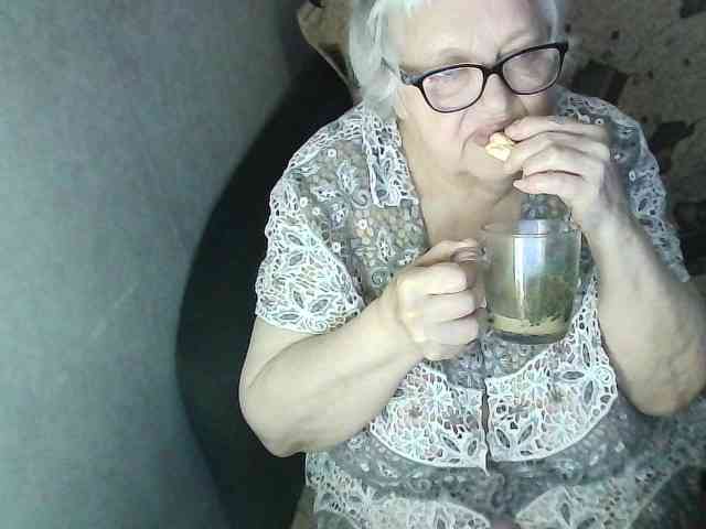 Gelja73's cam show statistics and live stream