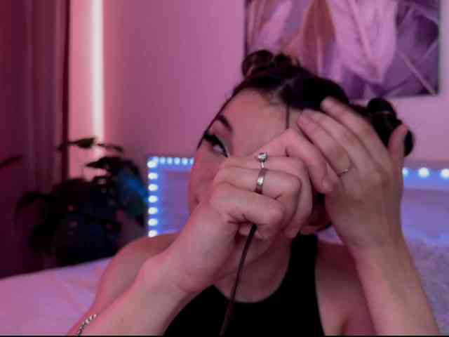 Veronika-Leal webcam