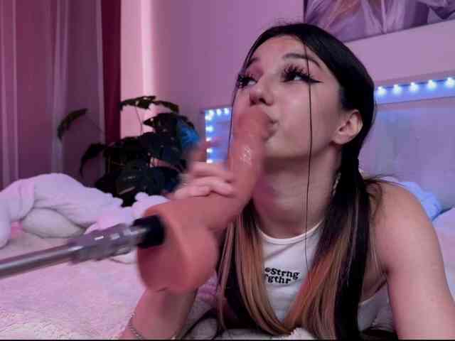 Veronika-Leal webcam