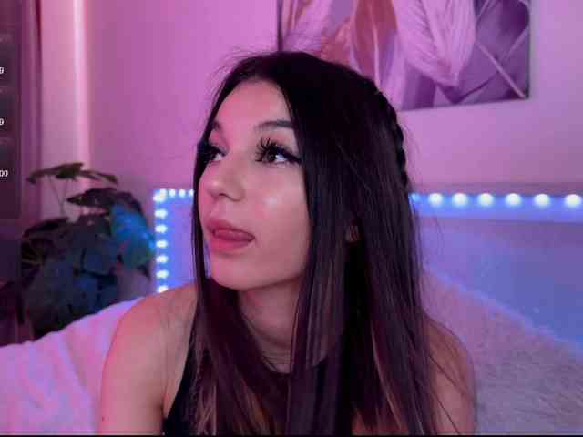 Veronika-Leal webcam