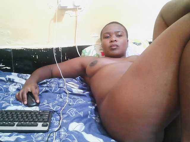 Pretty-221 live cam on BongaCams