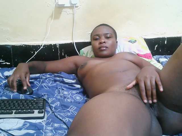 Pretty-221 live cam on BongaCams