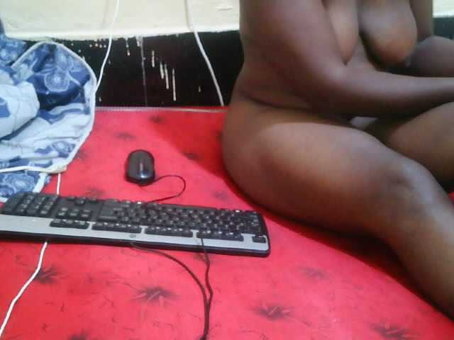 Pretty-221 live cam on BongaCams