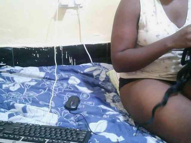 Pretty-221 webcam