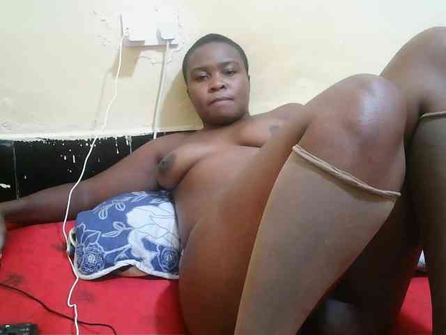 Pretty-221 webcam