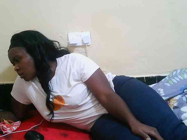 Pretty-221 webcam