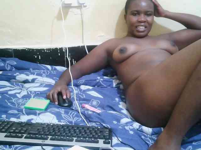 Pretty-221 webcam