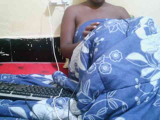 Pretty-221 webcam