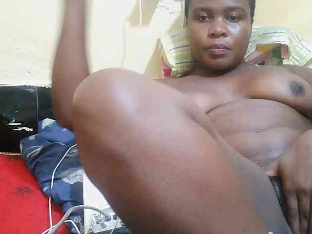 Pretty-221 webcam