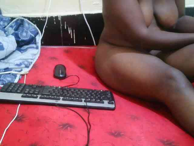 Pretty-221 webcam