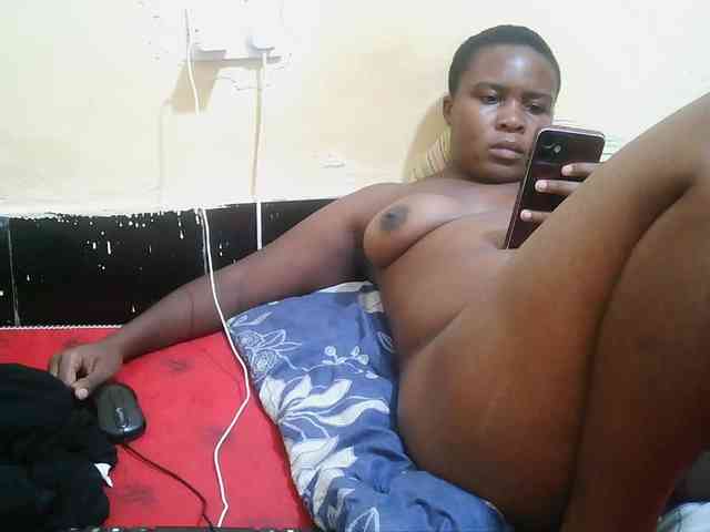 Pretty-221 webcam