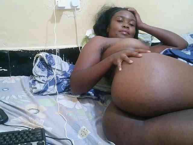 Pretty-221 webcam