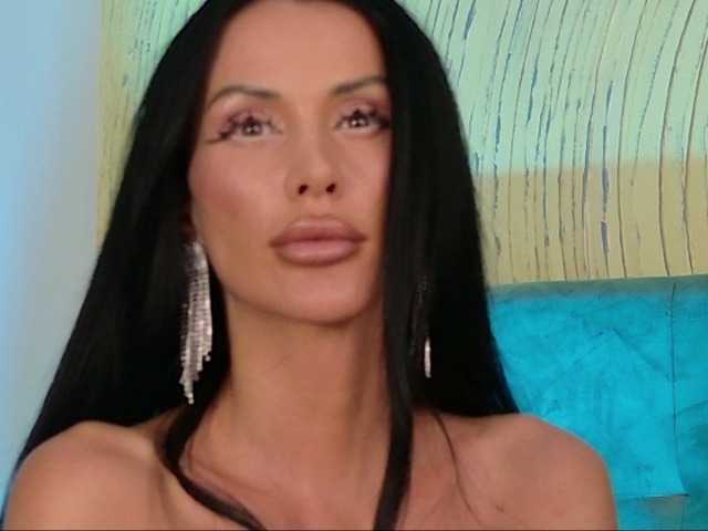 Danielacrudu live cam on BongaCams