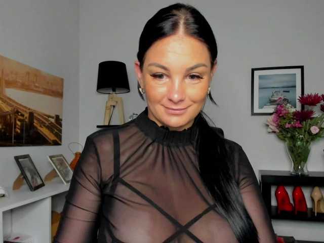 IvyLiveshow live cam on BongaCams