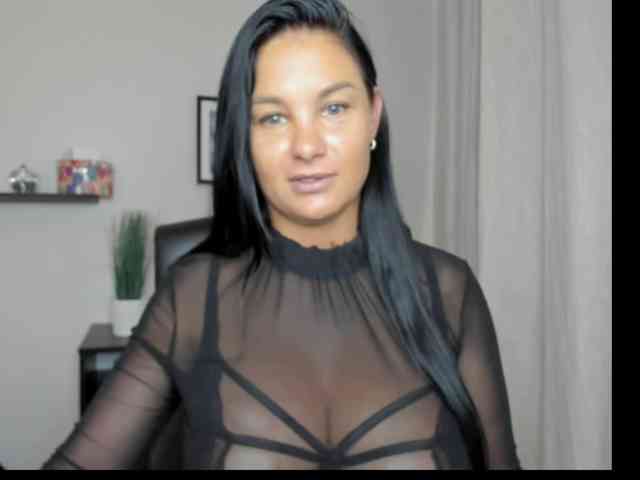 Model: IvyLiveshow