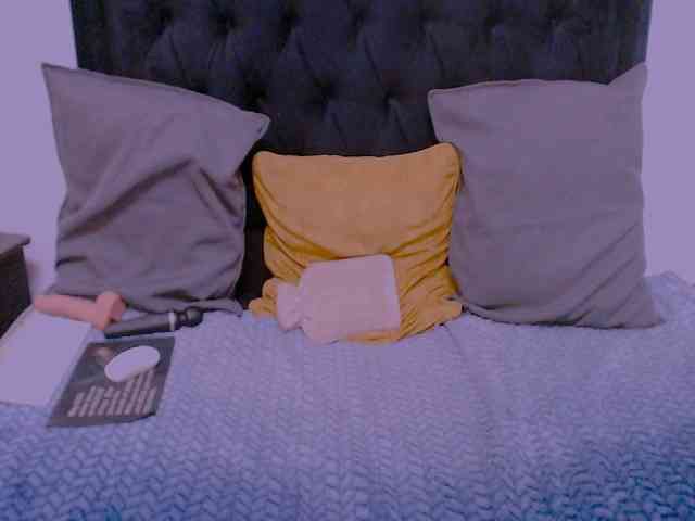 VelvetEbonyX webcam