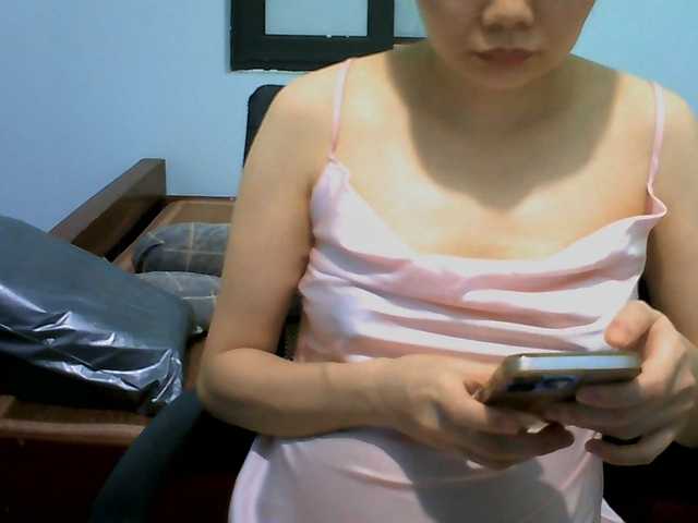 Lovelyhoney live cam preview