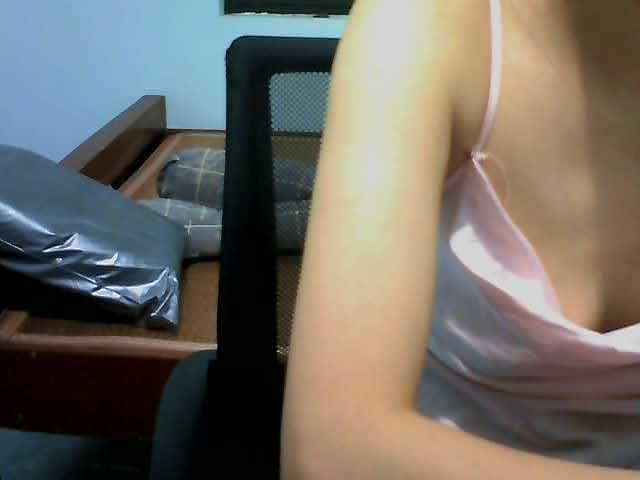 le modèle Lovelyhoney est en webcam porno dans un show sur le site bongacams, il possède les tags suivants: Asian,Brunette,Hairy