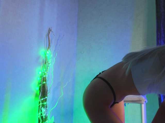 LuxuryBarbie live webcam show