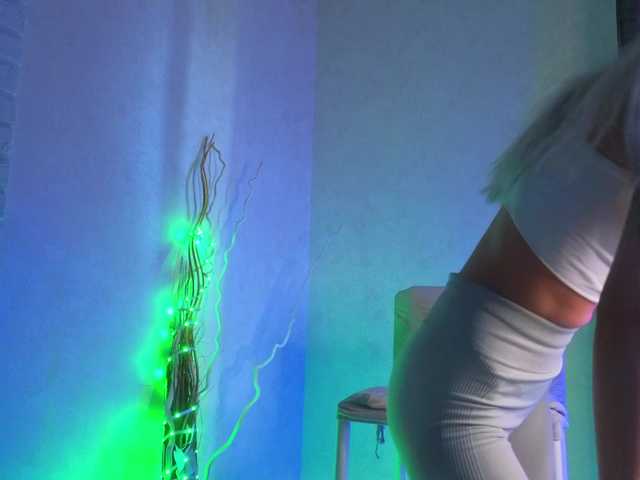 LuxuryBarbie live webcam show