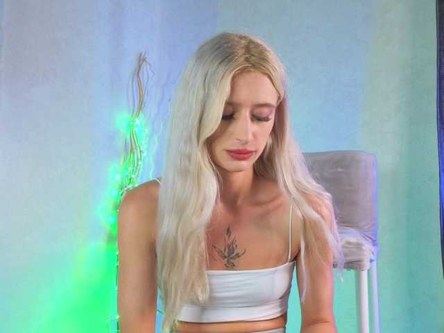 LuxuryBarbie live webcam show