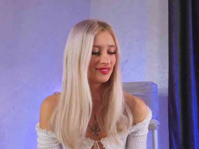 LuxuryBarbie webcam