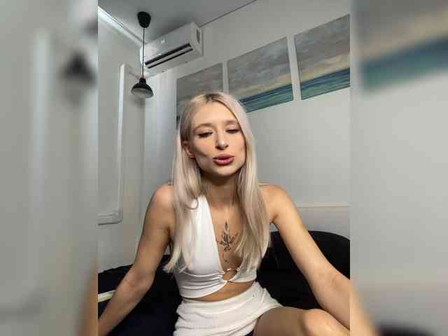 LuxuryBarbie webcam