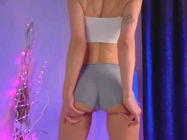 LuxuryBarbie webcam