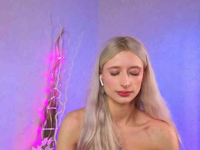 LuxuryBarbie webcam