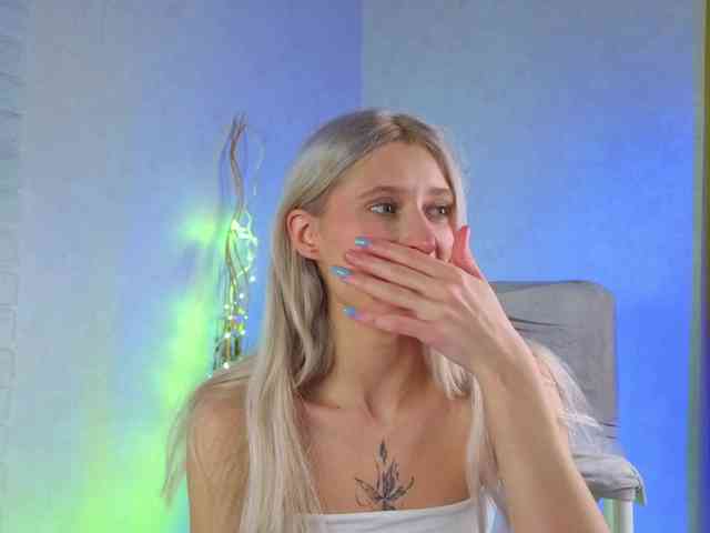 LuxuryBarbie webcam