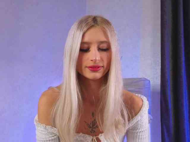 LuxuryBarbie webcam