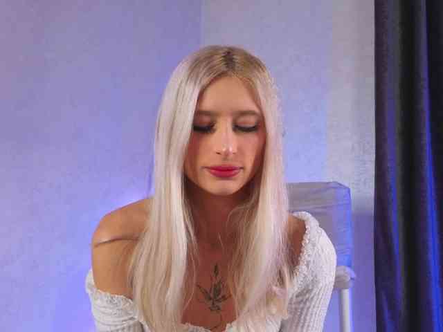 LuxuryBarbie webcam