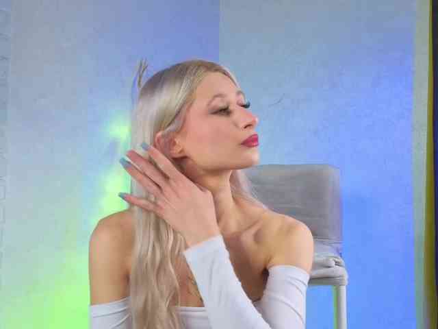 LuxuryBarbie webcam
