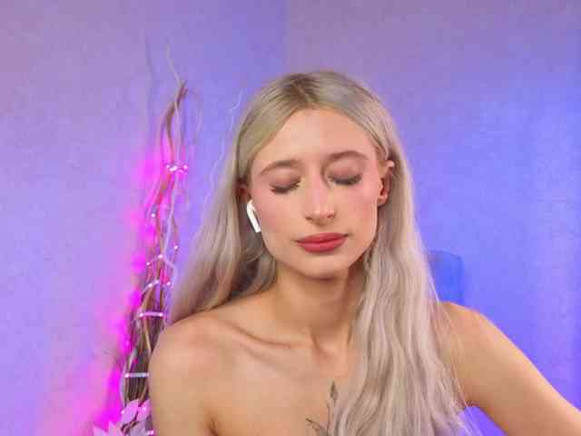 LuxuryBarbie webcam