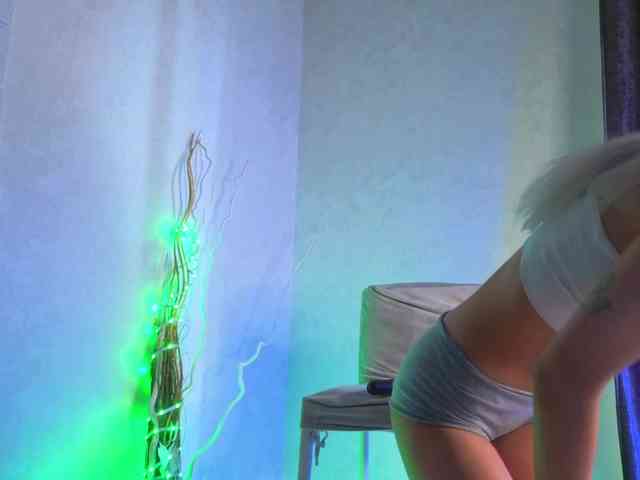 LuxuryBarbie webcam