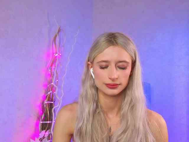 LuxuryBarbie webcam