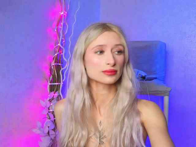 LuxuryBarbie webcam