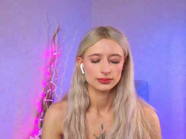 LuxuryBarbie webcam