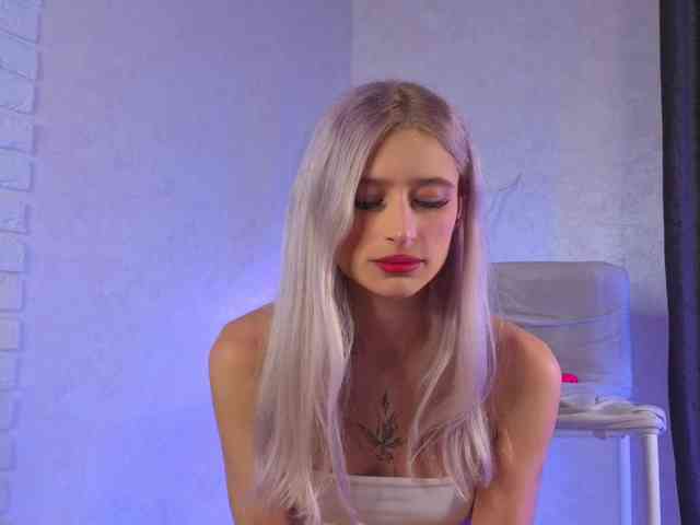 LuxuryBarbie webcam