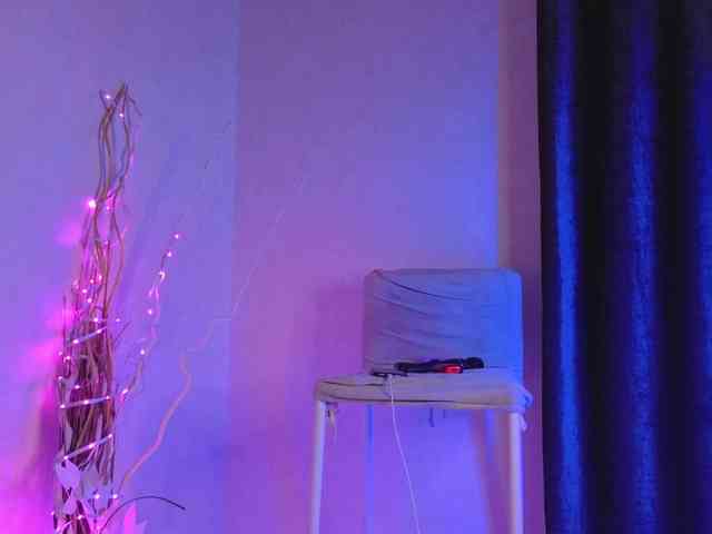 LuxuryBarbie webcam