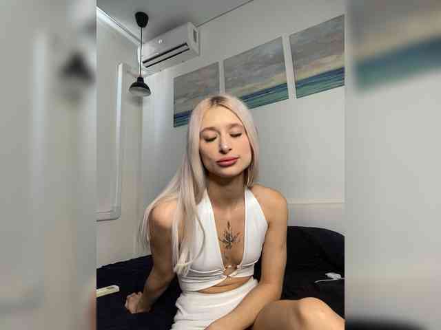 LuxuryBarbie webcam